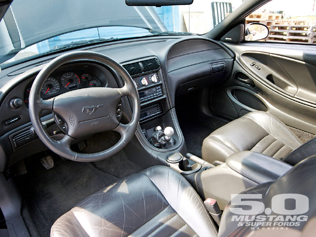 2000 mustang gt interior