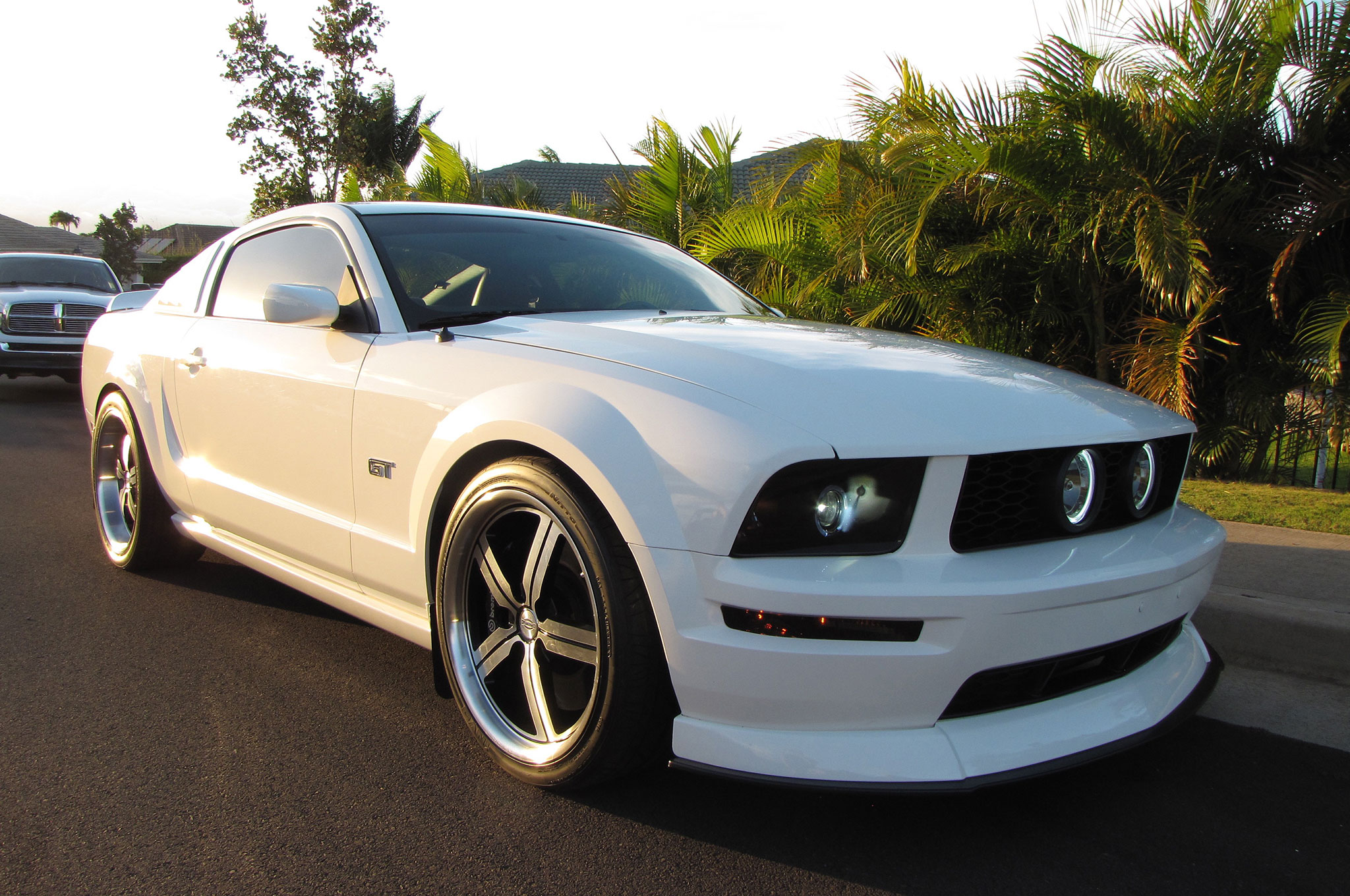 2005 Ford Mustang Front