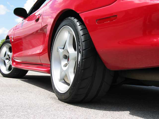 Mmfp_090326_01_z 1997_ford_mustang_SVT_cobra Nitto_NT05_tire_test