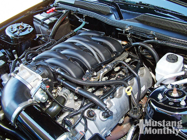 Mump_0909_02_ Install_strut_tower_brace S197_engine