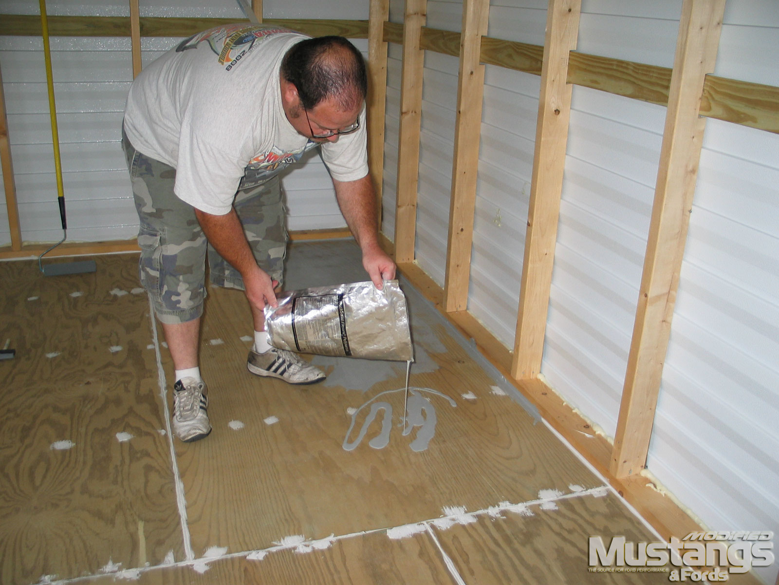 Mdmp 110916 Rock Solid Floors Garage Coat Install 06 Photo