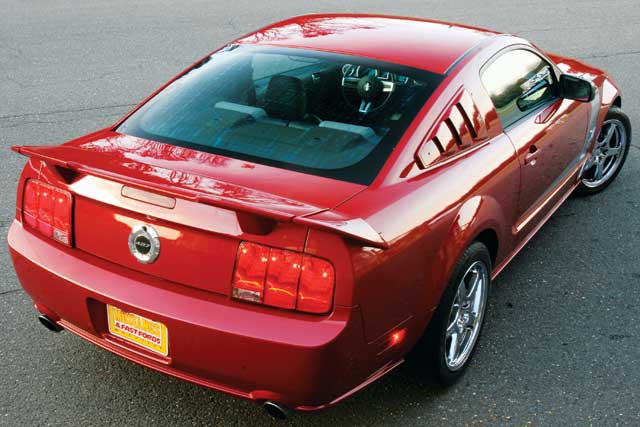 Mmfp_0805_roush_16_z 2008_roush_427R_mustang Rear_view