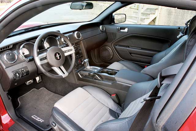 Mmfp_0805_roush_04_z 2008_roush_427R_mustang Interior
