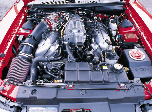 0306MM_08z 2003_Ford_Cobra Engine