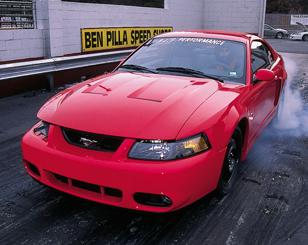 0306mm_04z 2003_Ford_Cobra Front_View_At_Track