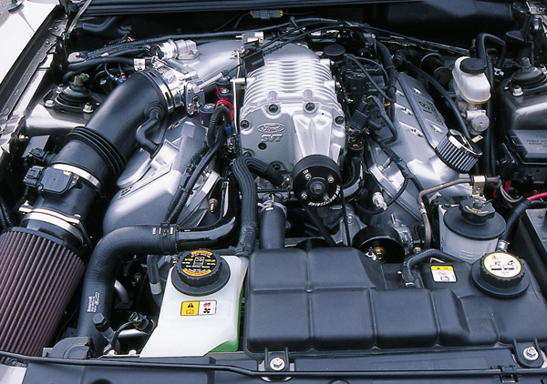0306MM_12z 2003_Ford_Cobra Engine