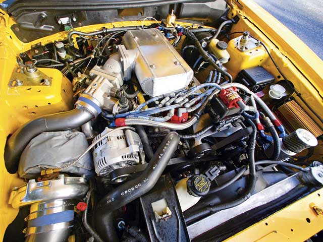 0601mmfp_03z 1994_ford_mustang_gt Engine_view