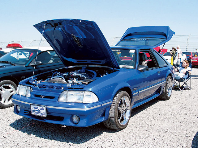 0408mm_27z Ford_Mustang Front_Driver_Side_View_In_Lot