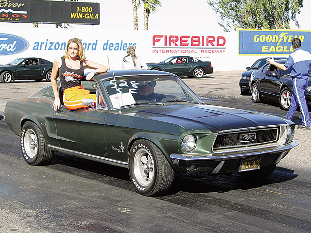 0405mm_29z Ford_Mustang Front_Passenger_Side_View_At_Track