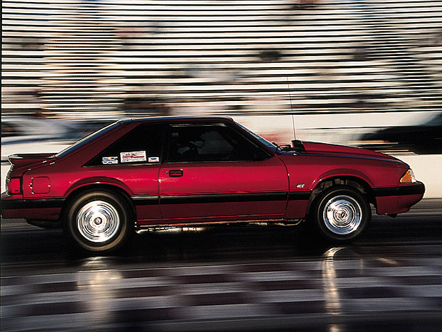 0405mm_35z Ford_Mustang Passenger_Side_View_At_Track