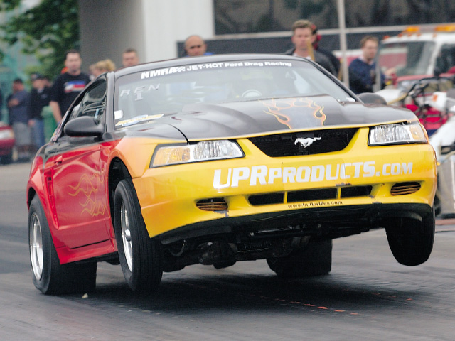 0310mm_28z 2001_Ford_Mustang_GT Front_View_At_Track