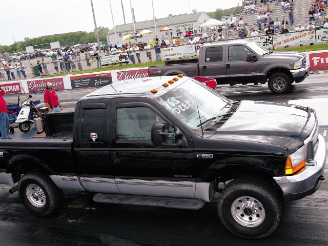 0310mm_39z Ford_F250 Passenger_Side_View_At_Track
