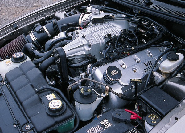 0306MM_13z 2003_Ford_Cobra Engine