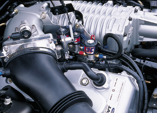 0306MM_14z 2003_Ford_Cobra Engine