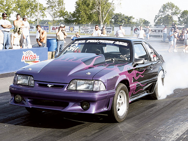 0412mm_10z Ford_Mustang Front_Drivers_Side_View_At_Track