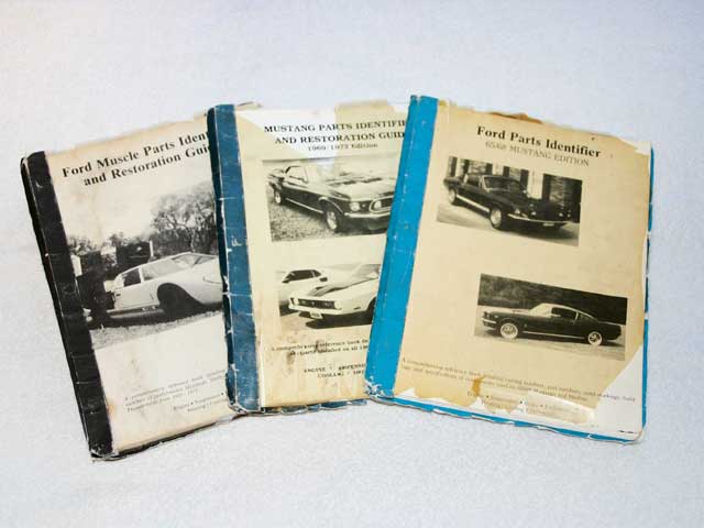 Mump_0602_vintage_mustang_distributors_03_z