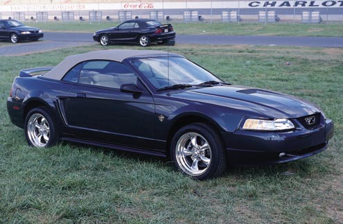 P94261_large 1999_Ford_Mustang_GT Passenger_Side_View