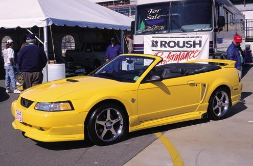 P94263_large 1999_Ford_Mustang_Convertible Passenger_Side_View