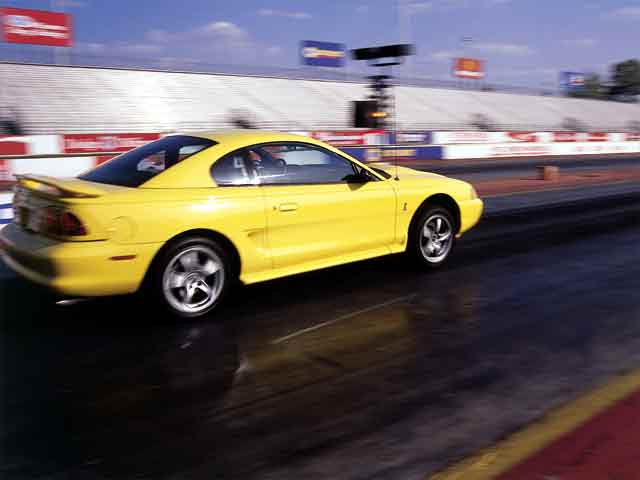 0110mmfp_01z Ford_mustang_cobra Right_rear_view