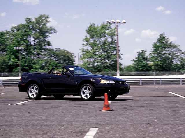 0110mmfp_05z 1999_ford_mustang_cobra Right_front_view