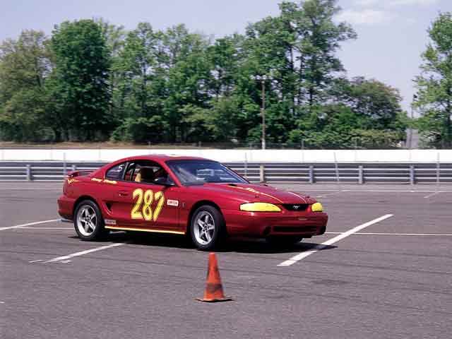 0110mmfp_11z 1996_ford_mustang_cobra Right_front_view