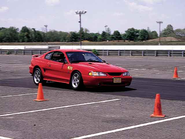 0110mmfp_15z 1997_ford_mustang_cobra Right_front_view