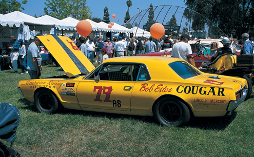P115115_large 1967_Mercury_Cougar Side_View_Parked