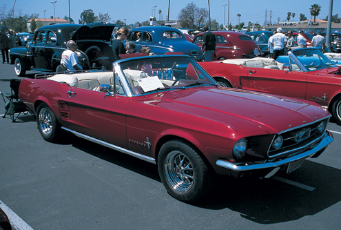 P115116_large 1967_Ford_Mustang_Convertible Front_Side_Parked
