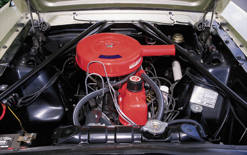P92467_small 1965_Ford_Mustang_Convertible Engine0