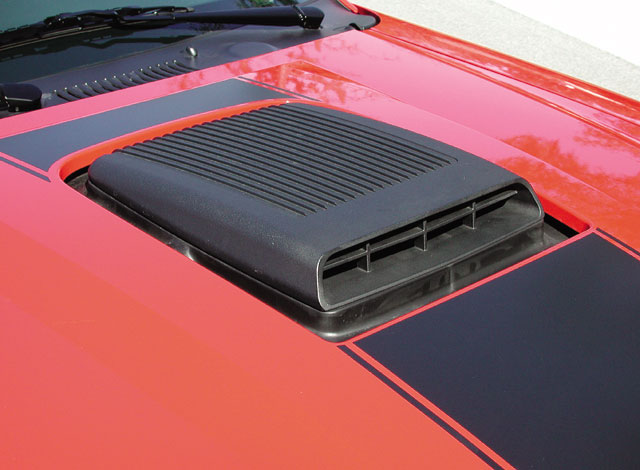 173_0306_10z 2003_Ford_Mustang Shaker_Hood