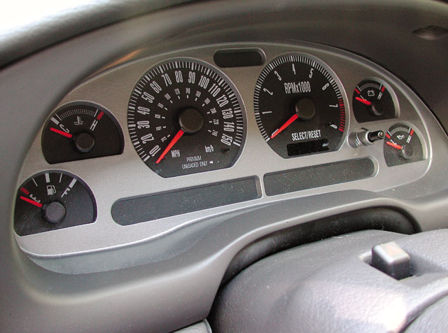 173_0306_13z 2003_Ford_Mustang_Mach_1 Interior_Gauges