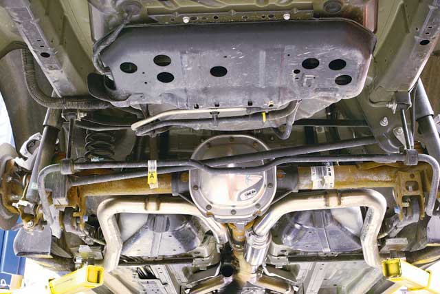 Mmfp_0806_watts_02_z S197_watts_link_rear_suspension_install Undercarriage