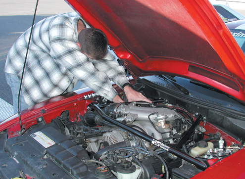 P175554_large Ford_Mustang_GT Engine_Bay