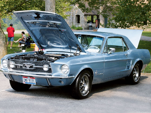 Mump_0601_03z 1967_ford_mustang_hardtop Front